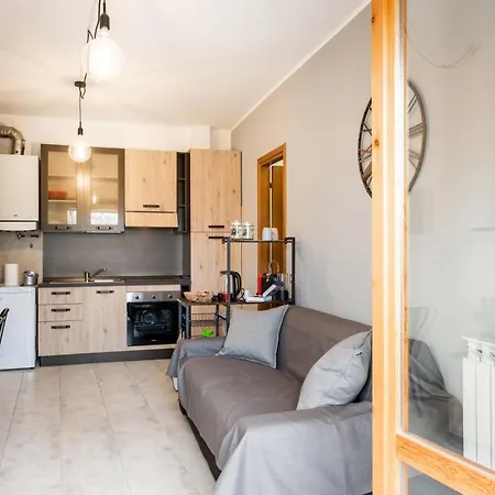 Διαμέρισμα Guesthost - Luni Mare Modern Balcony Flat *